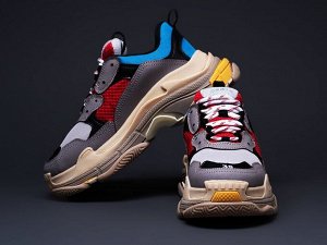 КроссовкиTriple S