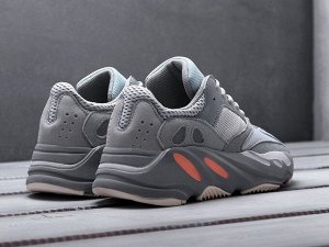 Кроссовки  Yeezy Boost 700