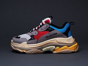 КроссовкиTriple S