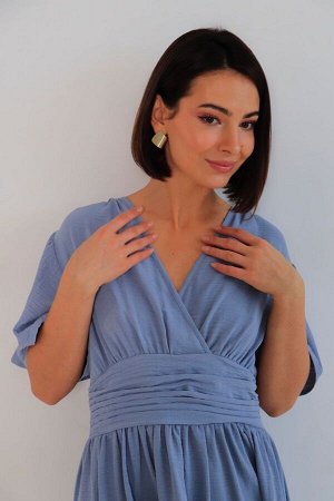 Платье в приглушенно-голубом
