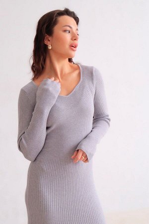Платье вязаное серое