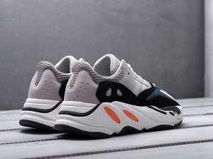 Кроссовки  Yeezy Boost 700