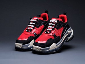 Кроссовки  Triple S