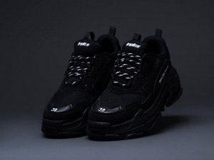 Кроссовки  Triple S