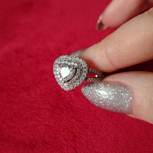 Серебряное кольцо с фианитами