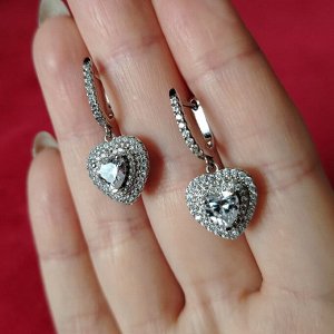 Серебряные серьги с фианитами