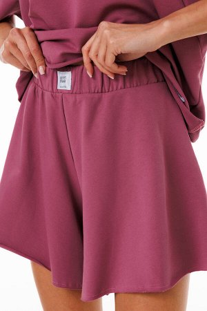 Костюм Костюм Kivviwear 4267426802 пурпурно-серый 
Состав: Хлопок-92%; Эластан-8%;
Сезон: Весна
Рост: 170

Спортивный костюм Urban Freedom: Джемпер и шорты для стиля и движенияПогрузитесь в мир комфо