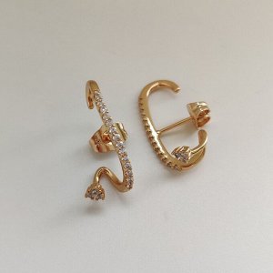 Серьги Вставка: Циркон
Материал изделия: ювелирный сплав
Размер: 2.3 см
Вид(модель) сережек: Серьги-каффы

Красивые серьги  с благородными цирконами изготовлены из специального гипоаллергенного ювел