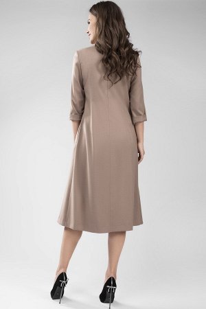 Платье Платье Teffi style 1436 капучино 
Состав ткани: Вискоза-32%; ПЭ-65%; Спандекс-3%; 
Рост: 164 см.

Переднее полотнище платья цельное с рельефами переходящими в глубокие складки по линии талии. 