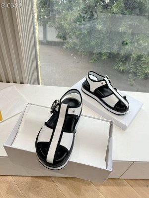 Сандали женские кожаные