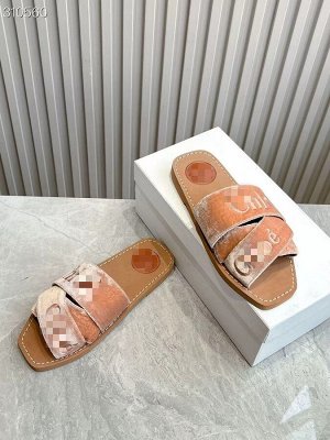 Шлепанцы женские