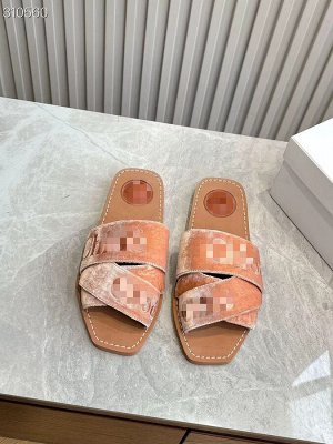 Шлепанцы женские