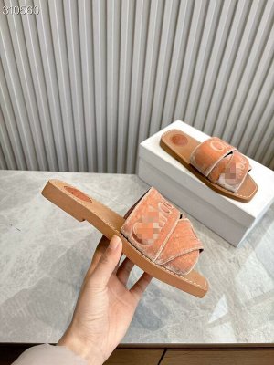 Шлепанцы женские