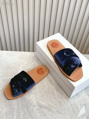 Шлепанцы женские