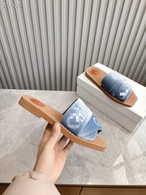 Шлепанцы женские