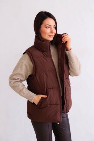 Жилет + ДЛИНА: 65 (+-3) см.
+ СОСТАВ: ПЭ 100%; подклад: ПЭ 100%; утеплитель: 150 г/м
+ ПАРАМЕТРЫ МОДЕЛИ: 81/60/91, рост модели 165 см.
+ ОБРАЗЕЦ НА МОДЕЛИ: 42-44