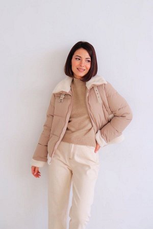 Куртка бежевая