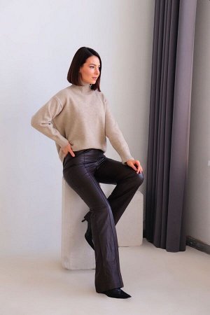 Свитер тонкий бежевый