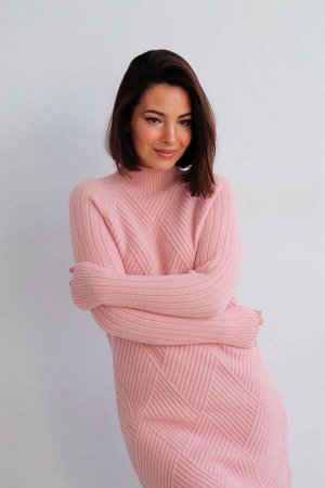 Платье вязаное розовое