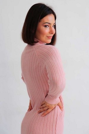 Платье вязаное розовое