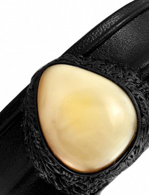 Кожаный браслет со вставкой из натурального балтийского янтаря каплевидной формы, 6050103009