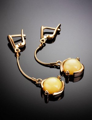 Изящные удлинённые серьги «Сфера» из позолоченного серебра с медовым янтарём, 910103198