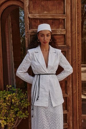 Юбка Юбка С4635 НСК

Трендовая юбка must have на летний период из хлопкового шитья на подкладке из батиста. Юбка А-силуэта на обтачке с потайной молнией в боковом шве.
Материал — Хлопок
Состав — 100% 