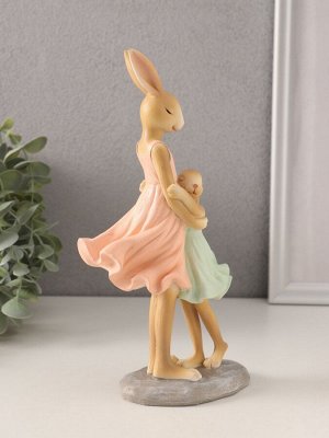 Фигурка полистоун «Зайки. Мама с дочкой», 11.5x7x21.5 см
