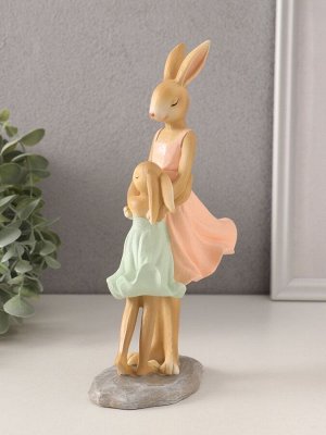 Фигурка полистоун «Зайки. Мама с дочкой», 11.5x7x21.5 см