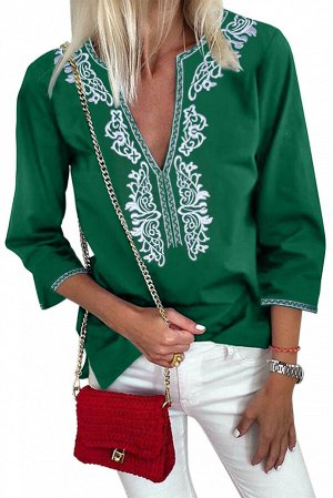 Зеленая блуза с винтажным белым орнаментом и фигурным вырезом