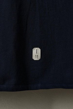 Футбока ЦВЕТ как на первом фото МАЙКА СРЕДНЕГО ВЕСА X SR_A (TANKTOP MEDIUM WEIGHT X SR_A) Футболка свободного кроя из хлопчатобумажной ткани. Круглый вырез и без рукавов. Выцветший вид. Аппликация лог