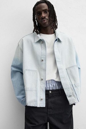 Жакет ЦВЕТ как на первом фото ДЖИНСОВАЯ КУРТКА С КАРМАНАМИ (JEANSJACKE MIT TASCHEN) Джинсовая куртка свободного кроя из хлопкового денима. Воротник с лацканами и длинные рукава с манжетами на пуговица