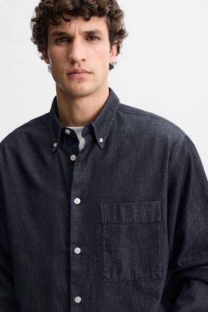 Рубашка ЦВЕТ как на первом фото ЛЕГКАЯ ДЖИНСОВАЯ РУБАШКА (LEICHTES DENIM-HEMD) Рубашка свободного кроя из легкого хлопкового денима без предварительной стирки. Первоначально это обеспечивает жесткое с