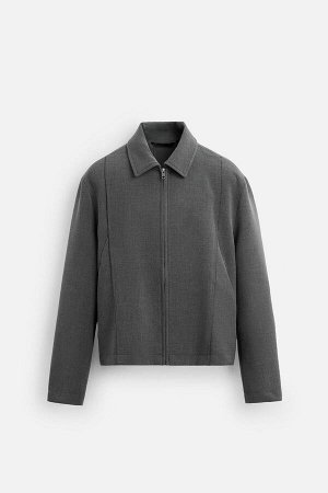 Жакет ЦВЕТ как на первом фото УКОРОЧЕННАЯ КУРТКА СО ШВАМИ (CROPPED-FIT-JACKE MIT N?HTEN) Короткая куртка укороченного кроя. Воротник с лацканами и длинные рукава с застежками-кнопками на манжетах. Кар
