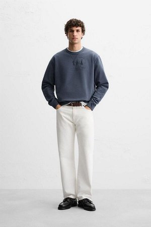 Свитшот ЦВЕТ как на первом фото ТОЛСТОВКА С ЭФФЕКТОМ ПОТЕРТОСТИ И НАДПИСЬЮ (SWEATSHIRT IN VERWASCHENER OPTIK MIT SCHRIFTZ?GEN) Толстовка прямого кроя. Круглый вырез и длинные рукава. Напечатанная надп