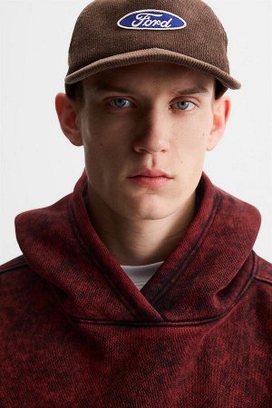 Свитшот ЦВЕТ как на первом фото ТОЛСТОВКА TIE-DYE (TIE-DYE-SWEATSHIRT) Свободная толстовка с капюшоном из хлопковой смесовой ткани с начесом внутри. Капюшон и длинные рукава. Поясная сумка спереди. Вы