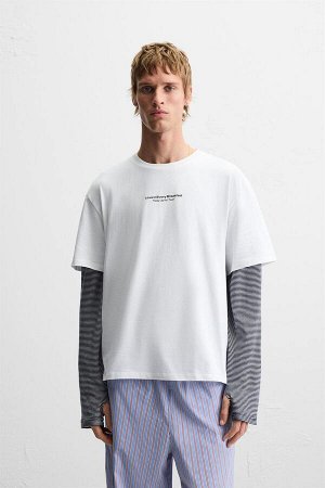 Футбока ЦВЕТ как на первом фото ФУТБОЛКА TAST COLOR С ПРИНТОМ – ОГРАНИЧЕННЫЙ ВЫПУСК (TOASTFARBENES T-SHIRT MIT PRINT – LIMITED EDITION) Футболка свободного кроя. Круглый вырез и короткие рукава. Контр