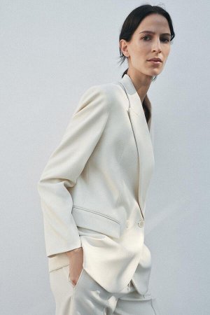 пиджак ЦВЕТ как на первом фото БЛЕЙЗЕР С ЗАПАХОМ – КОЛЛЕКЦИЯ ZW (BLAZER IN WICKELOPTIK – ZW COLLECTION) Блейзер ZARA WOMAN COLLECTION из вискозной пряжи. Воротник с зубчатыми лацканами и длинные рукав