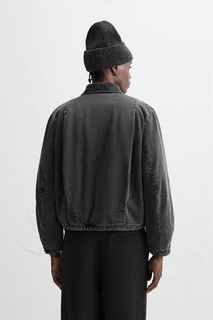 Жакет ЦВЕТ как на первом фото ДЖИНСОВАЯ КУРТКА – ОГРАНИЧЕННАЯ СЕРИЯ (DENIM-JACKE – LIMITED EDITION) Джинсовая куртка свободного кроя из хлопкового денима на подкладке. Воротник-лацкан и длинные рукава