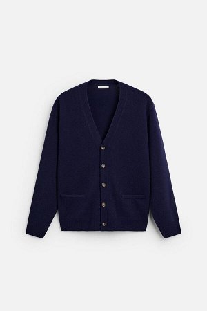 Трикотаж ЦВЕТ как на первом фото КАРДИГАН ИЗ ШЕРСТИ (STRICKJACKE AUS WOLLMISCHGEWEBE) Кардиган прямого кроя из смеси шерсти с 5% кашемира. V-образный вырез и длинные рукава. Ребристые манжеты. Застежк