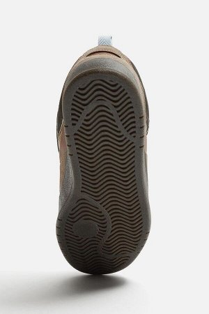 Обувь ЦВЕТ как на первом фото МНОГОЦВЕТНЫЕ КРОССОВКИ (MEHRFARBIGER SNEAKER) Туфли на шнуровке, изготовленные из комбинации деталей и материалов. Мягкий язык. Крупные детали шнуровки. Благодаря язычку 