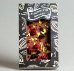 Молочный Бельгийский шоколад с ежевикой, малиной и фисташками