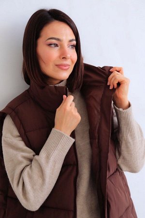 Жилет + ДЛИНА: 65 (+-3) см.
+ СОСТАВ: ПЭ 100%; подклад: ПЭ 100%; утеплитель: 150 г/м
+ ПАРАМЕТРЫ МОДЕЛИ: 81/60/91, рост модели 165 см.
+ ОБРАЗЕЦ НА МОДЕЛИ: 42-44