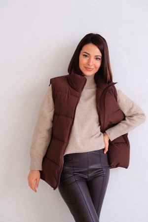 Жилет + ДЛИНА: 65 (+-3) см.
+ СОСТАВ: ПЭ 100%; подклад: ПЭ 100%; утеплитель: 150 г/м
+ ПАРАМЕТРЫ МОДЕЛИ: 81/60/91, рост модели 165 см.
+ ОБРАЗЕЦ НА МОДЕЛИ: 42-44