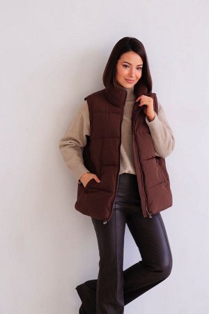 Жилет + ДЛИНА: 65 (+-3) см.
+ СОСТАВ: ПЭ 100%; подклад: ПЭ 100%; утеплитель: 150 г/м
+ ПАРАМЕТРЫ МОДЕЛИ: 81/60/91, рост модели 165 см.
+ ОБРАЗЕЦ НА МОДЕЛИ: 42-44