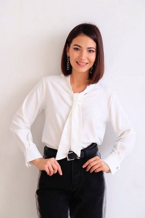 Блуза белая с завязками