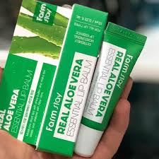 FarmStay Real Aloe Vera Essential Lip Balm Бальзам для губ с алоэ 10 мл