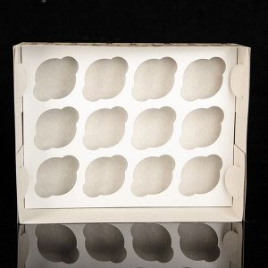 Коробка на 12 капкейков "Щелкунчик", 32,5 х 25,5 х 10 см