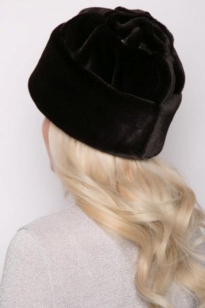 Шапка Элегантная женская шапка мягкой формы из искусственного меха (имитация – кролик).