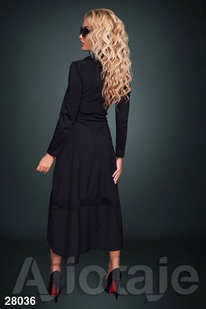Платье черного цвета с воротничком хомут